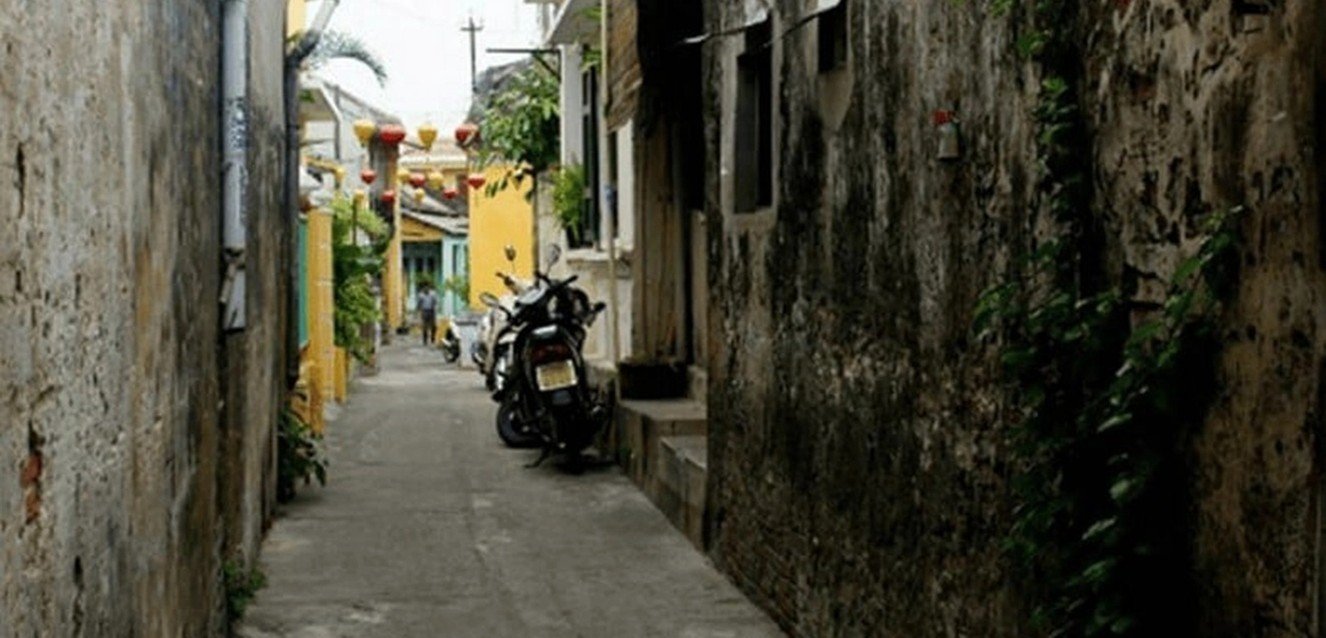 Ngõ Cụt Việt Nam & Giấc Mơ về Thằng Hèn Chilon Chilonides